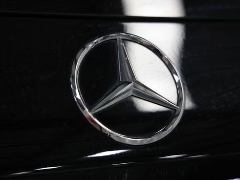 Used 2018 Mercedes-Benz GLC 300 4MATIC image 16