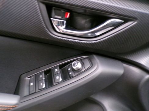 Used 2024 Subaru Crosstrek 2.5i Limited w/ Crosstrek Mirror Package image 14