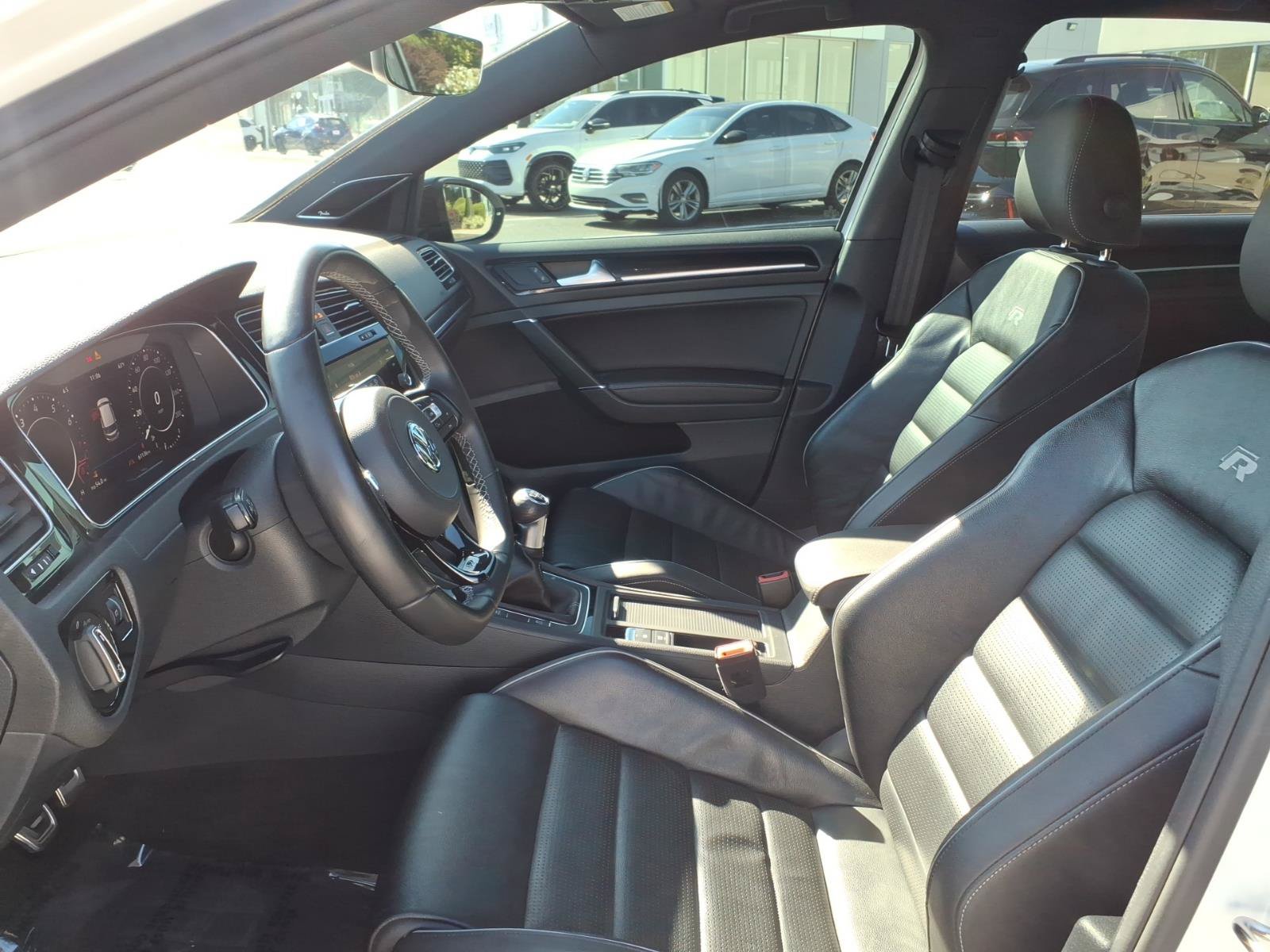 Used 2018 Volkswagen Golf R 4-Door AWD/4WD image 12