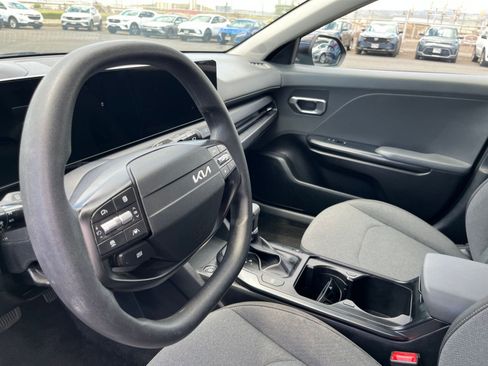 Used 2025 Kia K4 FWD image 33
