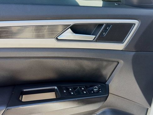Used 2019 Volkswagen Atlas SE FWD image 16