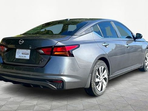 Used 2025 Nissan Altima 2.5 S image 5