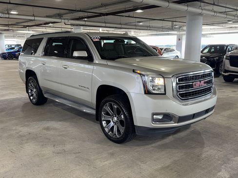 Used 2015 GMC Yukon XL SLT AWD/4WD image 3