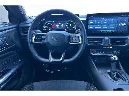 Used 2025 Ford Mustang Coupe RWD image 16