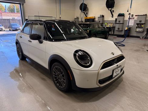 Used 2026 MINI Cooper 4-Door Hardtop image 7