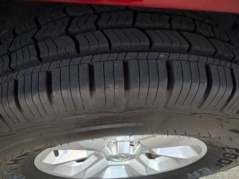 Used 2022 Toyota 4Runner SR5 AWD/4WD image 25