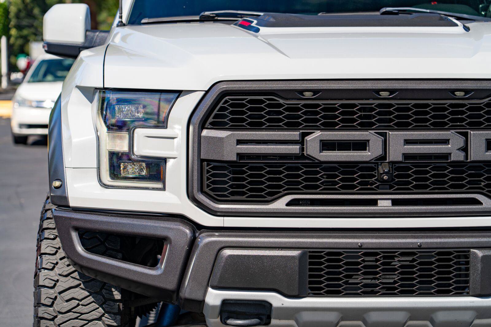 Used 2017 Ford F150 Raptor w/ Equipment Group 802A Luxury AWD/4WD image 5