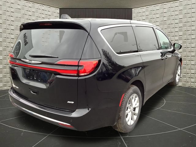 New 2026 Chrysler Pacifica Select AWD/4WD image 8