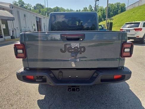 New 2025 Jeep Gladiator Sport w/ Premium Package image 5