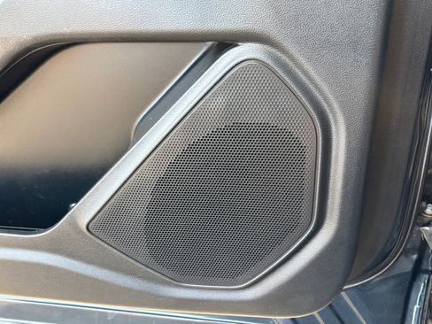 Used 2022 Ford Explorer XLT w/ Equipment Group 202A image 26