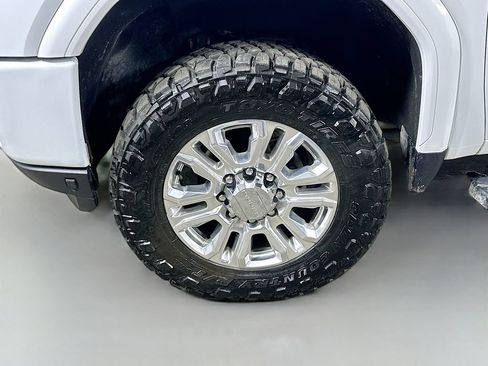 Used 2023 GMC Sierra 2500 Denali w/ Technology Package AWD/4WD image 7