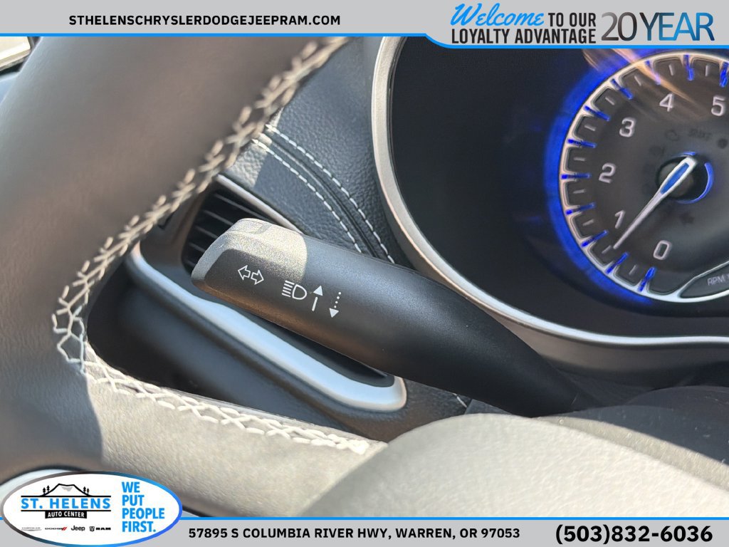 New 2027 Chrysler Pacifica Select w/ Family Tech Group AWD/4WD image 21