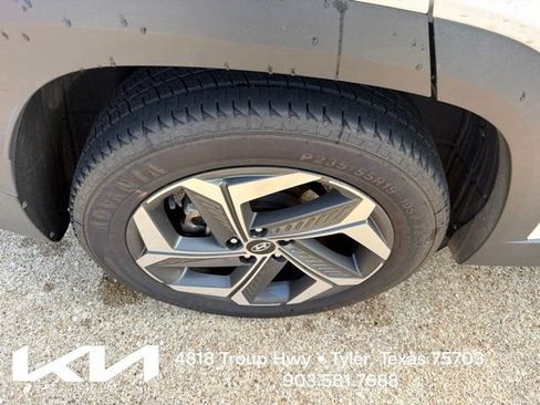 Used 2022 Hyundai Tucson Limited FWD image 11