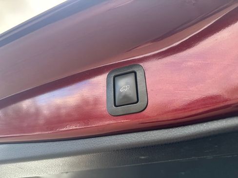 Used 2018 Toyota Highlander XLE image 8