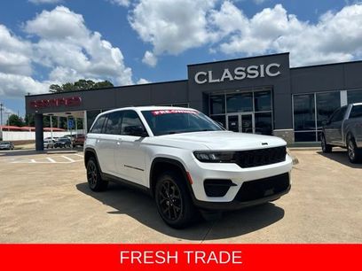 Used 2024 Jeep Grand Cherokee Altitude