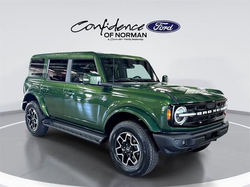New 2025 Ford Bronco Outer Banks image 1