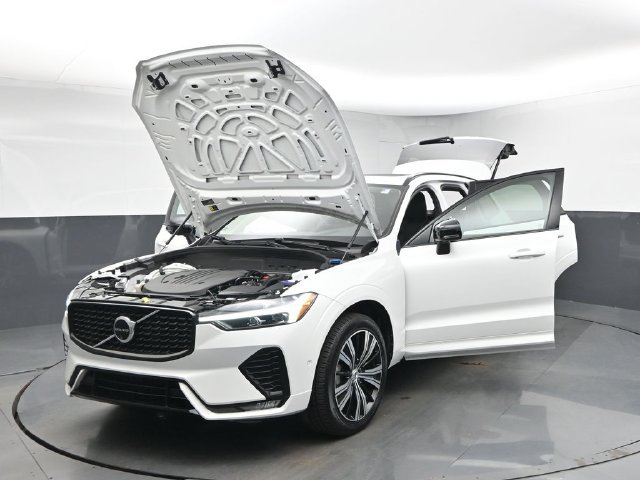 Used 2024 Volvo XC60 B5 Plus w/ Protection Package Premier AWD/4WD image 53