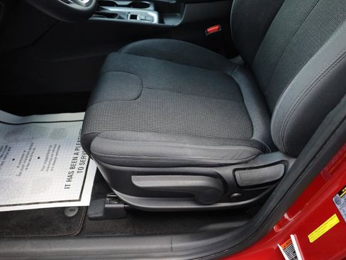 Used 2020 Hyundai Santa Fe SE image 6