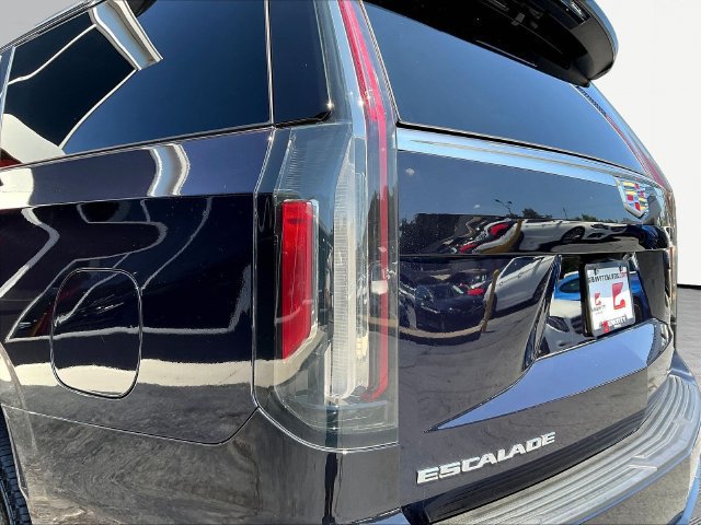 Used 2024 Cadillac Escalade ESV Premium Luxury AWD/4WD image 25