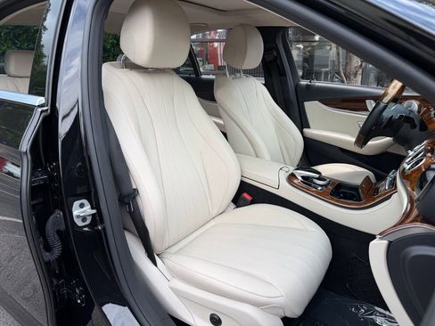 Used 2020 Mercedes-Benz E 450 4MATIC Sedan w/ Parking Assistance Package image 35