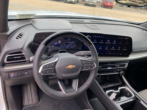 New 2026 Chevrolet Traverse LT w/ Enhanced Driving Package FWD image 13
