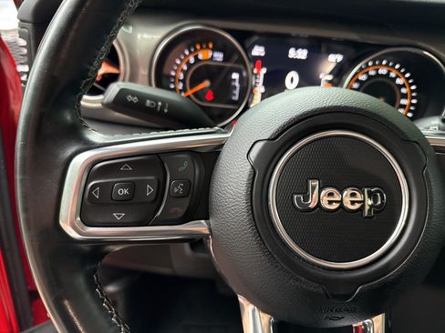 Used 2022 Jeep Wrangler Unlimited Sahara AWD/4WD image 25