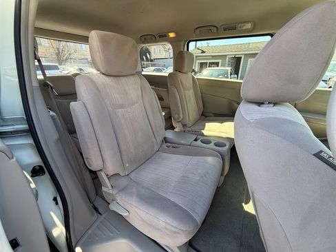 Used 2016 Nissan Quest SV image 20