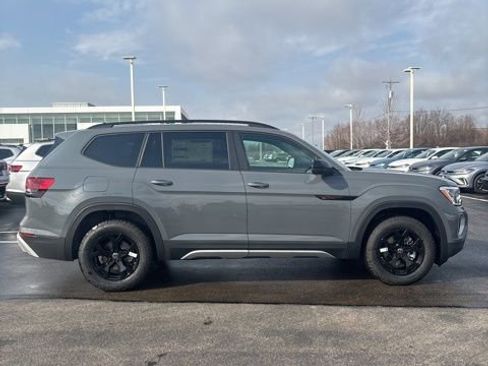 New 2026 Volkswagen Atlas Peak Edition AWD/4WD image 5