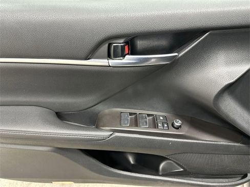 Used 2024 Toyota Camry XSE image 17