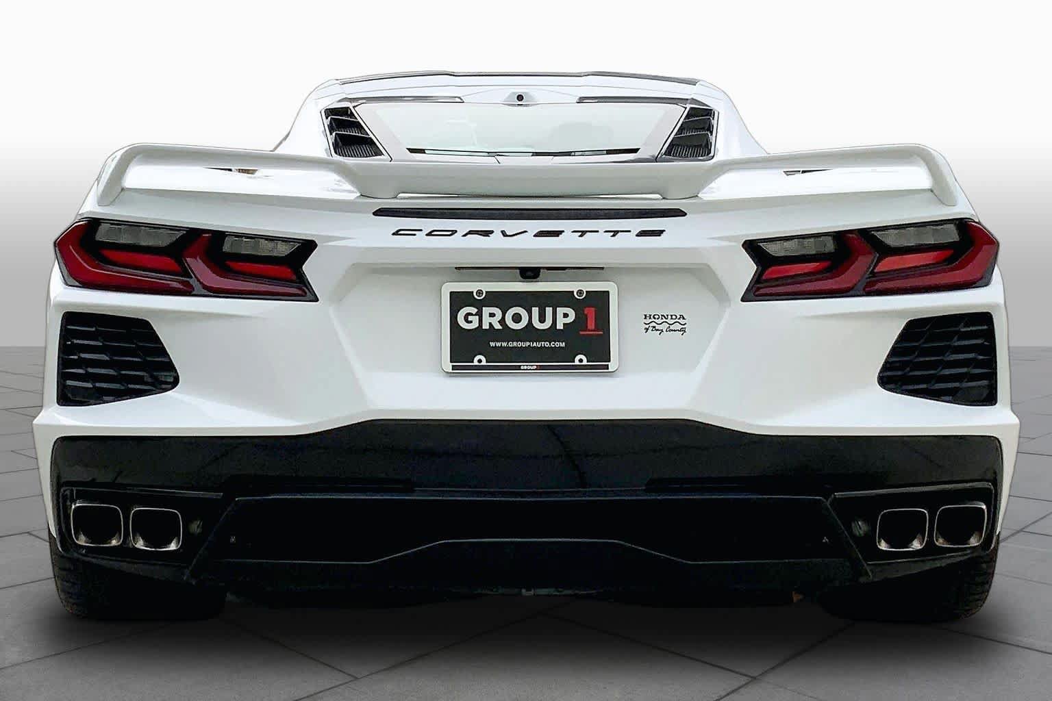 Used 2021 Chevrolet Corvette Stingray Preferred Cpe w/ Engine Appearance Package RWD image 9