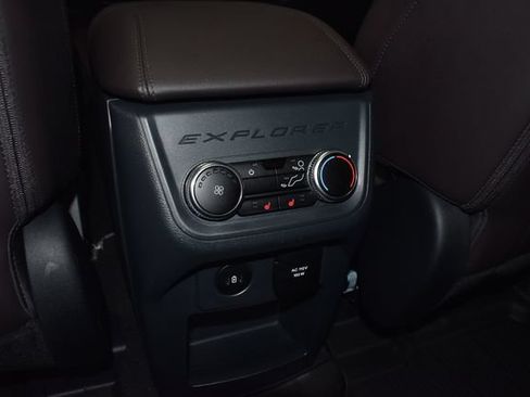 Used 2026 Ford Explorer Platinum AWD/4WD image 25