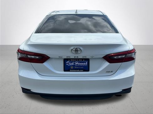 Used 2021 Toyota Camry XLE FWD image 8