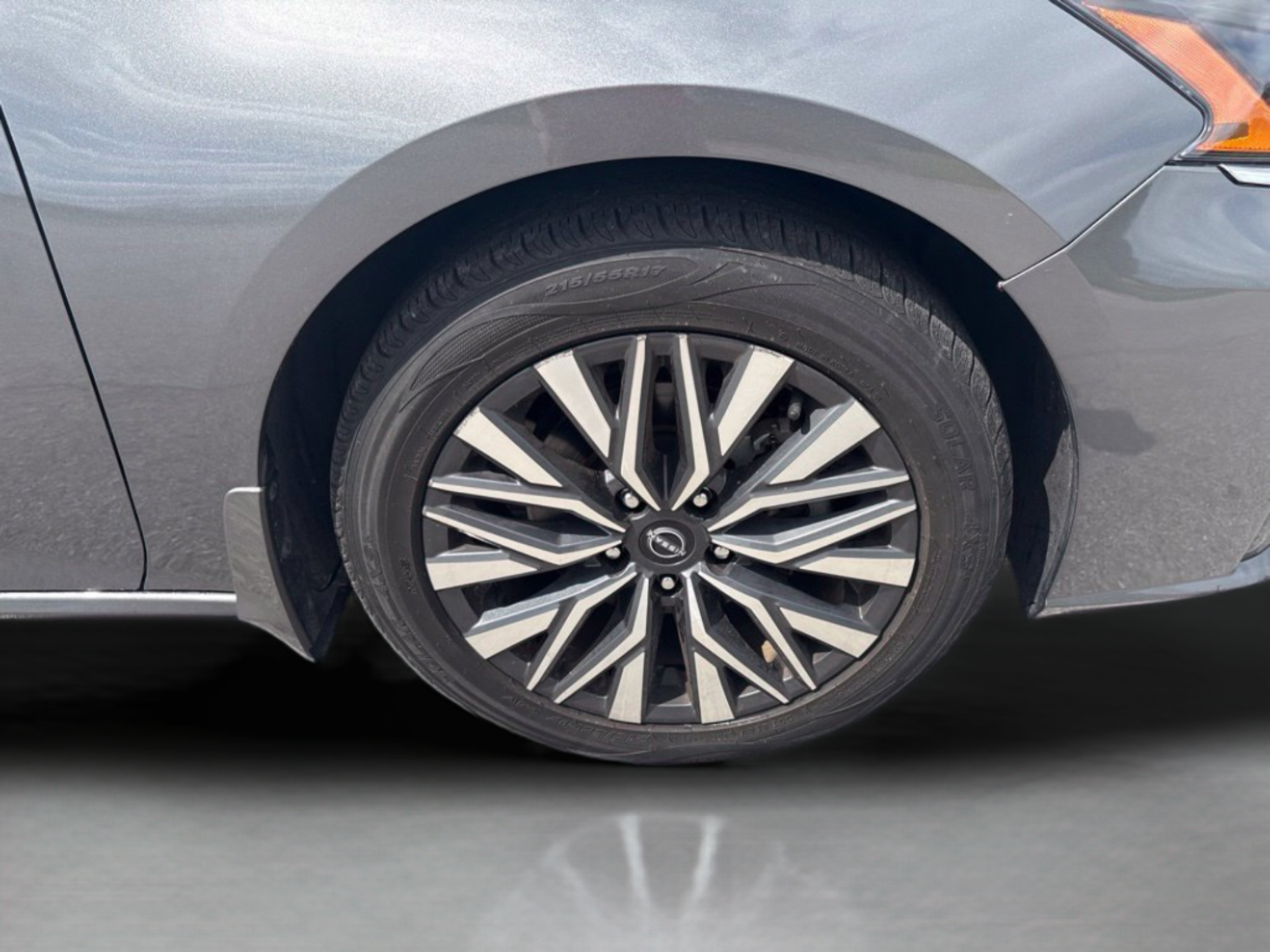 Used 2024 Nissan Altima 2.5 SV w/ SV Premium Package FWD image 36
