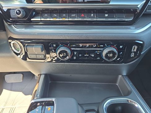 New 2026 Chevrolet Silverado 1500 High Country AWD/4WD image 18
