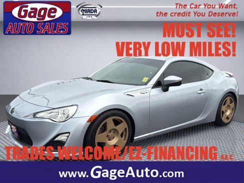 Used 2015 Scion FR-S RWD image 1