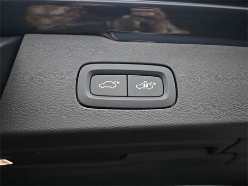 Used 2022 Volvo V60 T5 Cross Country w/ Advanced Package image 30