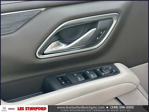 Used 2023 GMC Yukon XL SLT w/ SLT Premium Package AWD/4WD image 19