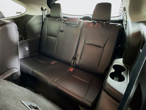 Used 2022 Toyota Highlander XLE image 29