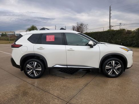Certified 2023 Nissan Rogue SL w/ SL Premium Package image 4