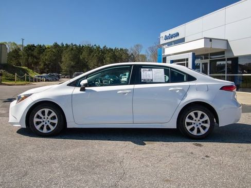 Used 2024 Toyota Corolla LE image 11