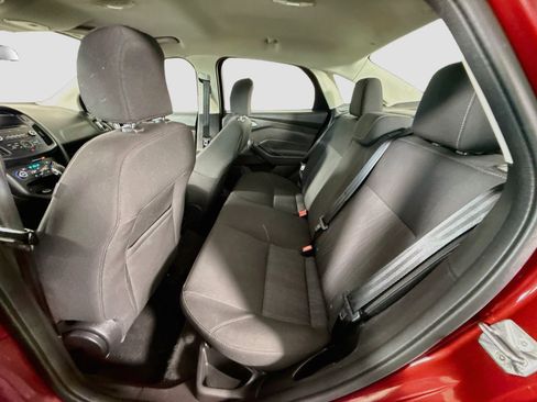 Used 2017 Ford Focus SE FWD image 24