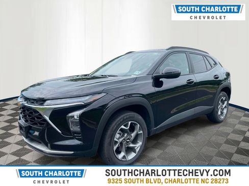 Used 2025 Chevrolet Trax LT w/ LT Convenience Package FWD image 1