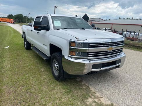 Used 2016 Chevrolet Silverado 2500 W/T w/ WT Convenience Package AWD/4WD image 2