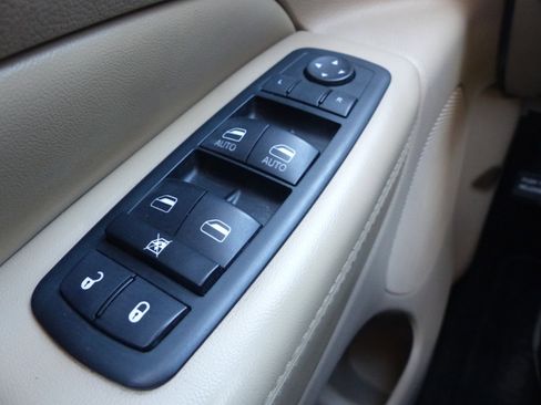 Used 2014 Jeep Grand Cherokee Limited w/ Trailer Tow Group IV image 18