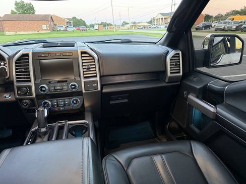 Used 2019 Ford F150 Platinum w/ Equipment Group 701A Luxury AWD/4WD image 28