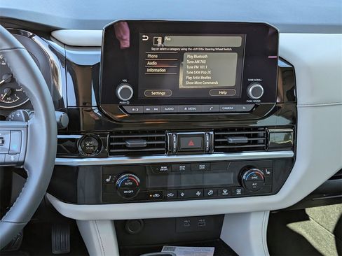 New 2025 Nissan Pathfinder SV image 11