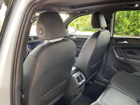 Used 2018 Volkswagen Tiguan SEL w/ R-Line Package image 43