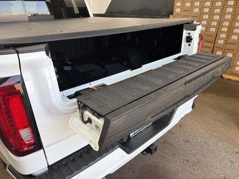 Used 2023 GMC Sierra 1500 AT4 w/ AT4 Preferred Package AWD/4WD image 40