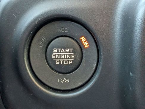 Used 2022 Jeep Wrangler Unlimited Sport image 29