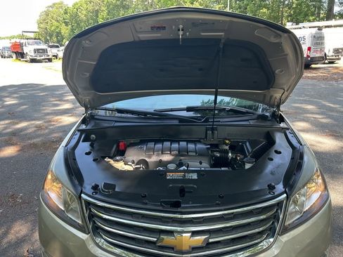 Used 2015 Chevrolet Traverse LT AWD/4WD image 13